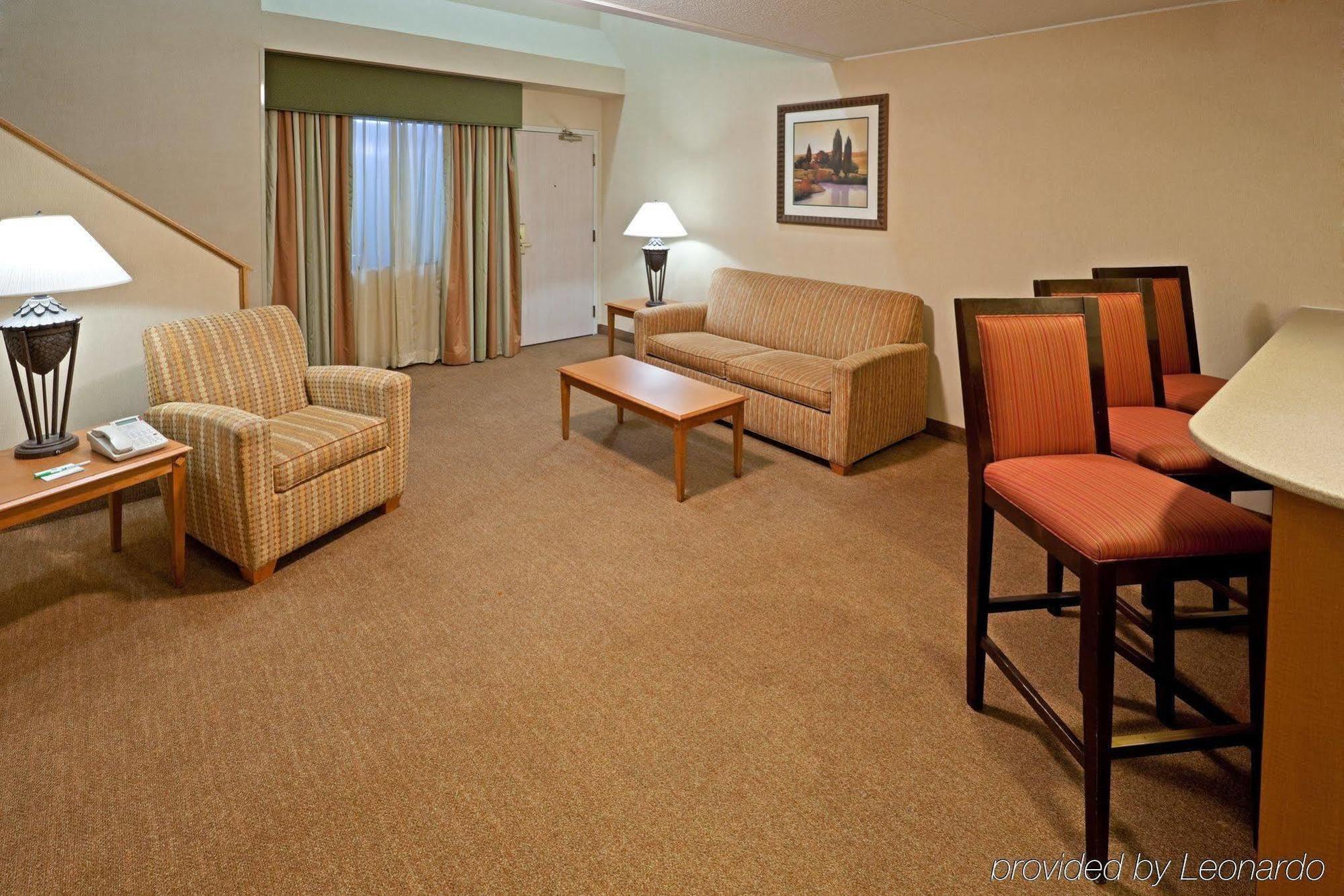 Red Lion Hotel Άλμπανι Δωμάτιο φωτογραφία